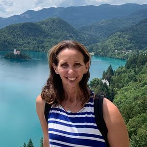 Meet your Posher, Angela